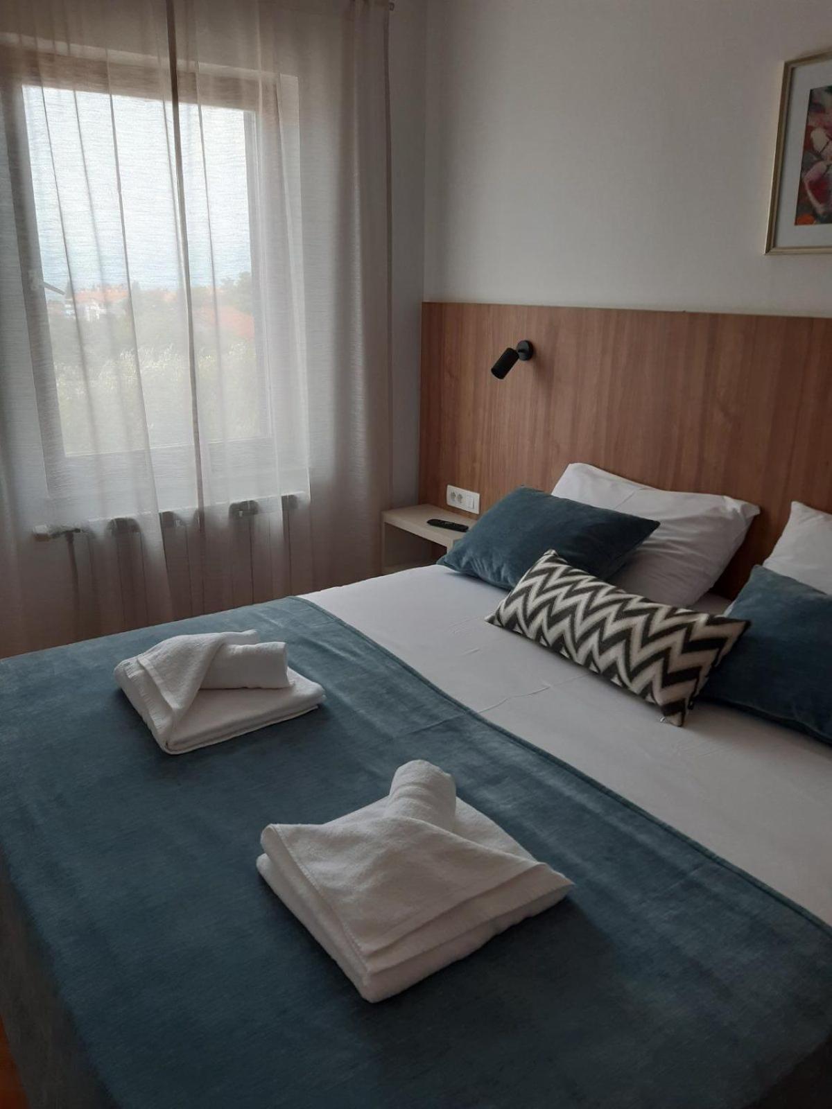 Apartments Cerovic Malinska Eksteriør billede